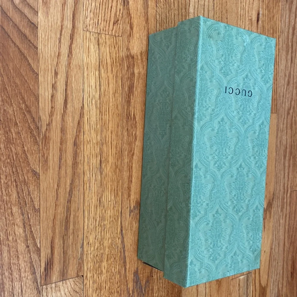 Green Gucci shoe box - Picture 2 of 3